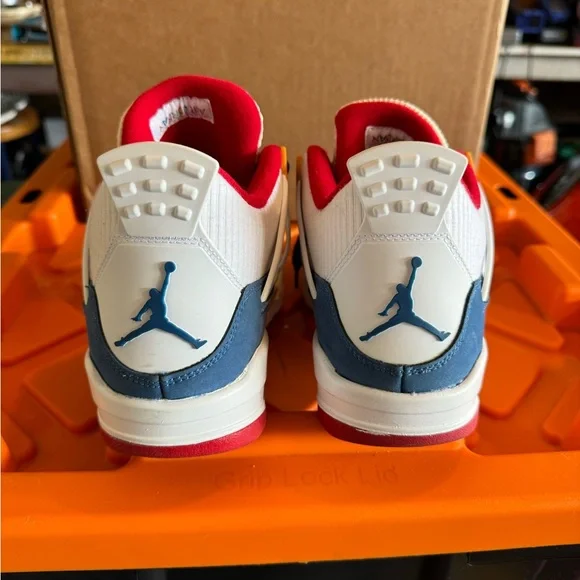 Jordan 4 Retro GS - Picture 3 of 8